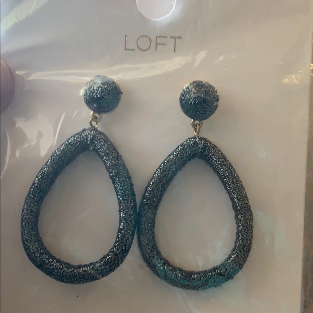 Loft Earrings - Picture 3 of 3